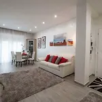 M&m House דירה *